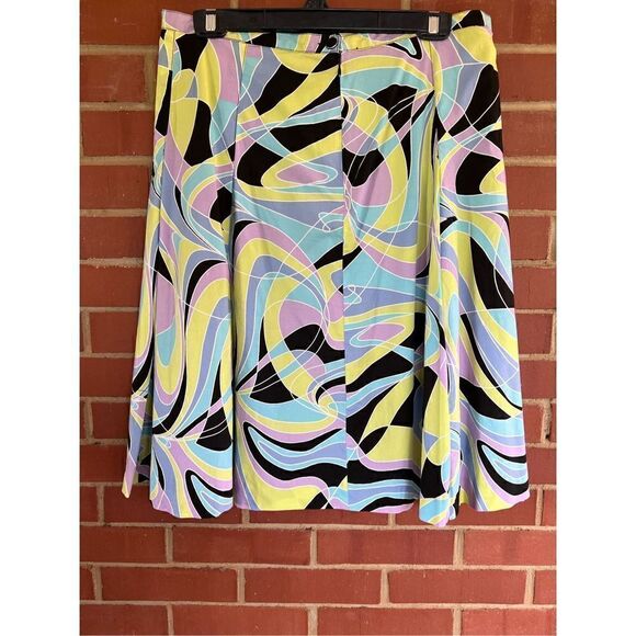 Retro Style Skirt - Picture 1 of 4